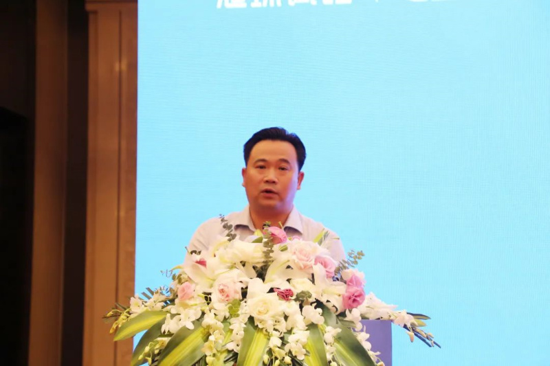集團副總裁兼營銷管理中心總經理鄧勇