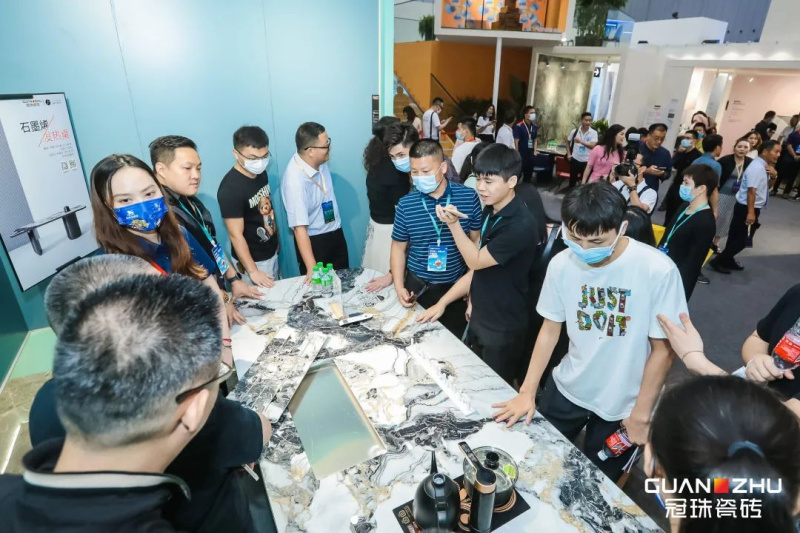 冠珠石墨烯智控發熱瓷磚獲關注.jpg